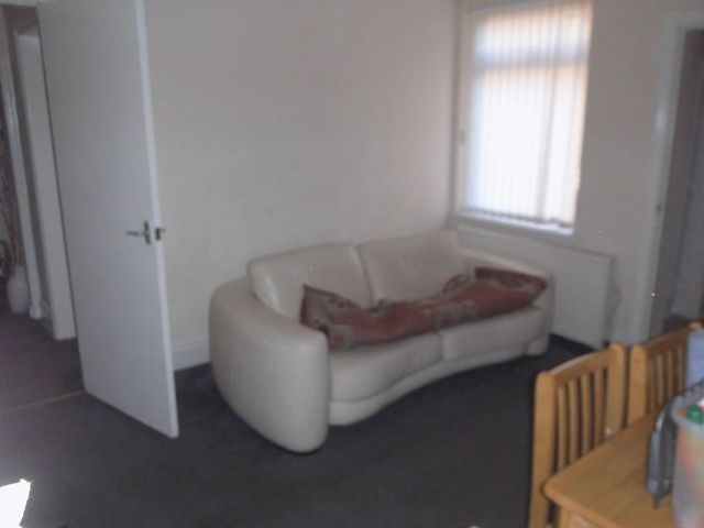  Image of 2 bedroom Flat to rent in Bilbrough Gardens Newcastle upon Tyne NE4 at Bilbrough Gardens Array Blakelaw, NE4 8YA