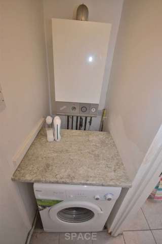  Image of 3 bedroom Terraced house to rent in Blenheim Gardens Reading RG1 at Blenheim Gardens  Reading, RG1 5QG