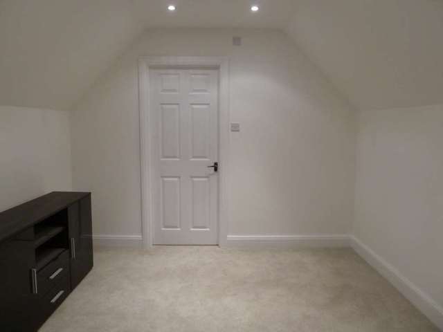  Image of Studio flat to rent in Bridgefields Close Hornchurch RM11 at Bridgefield Close  Hornchurch, RM11 1GQ