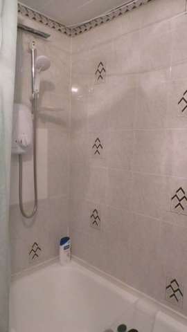  Image of Flat to rent in Trinity Way London W3 at Trinity Way Acton London, W3 7HS