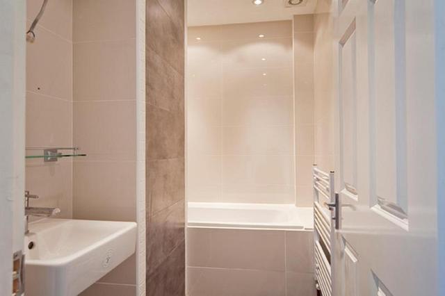  Image of 1 bedroom Flat to rent in Camden Road London N7 at Islington  London, N7 0HR