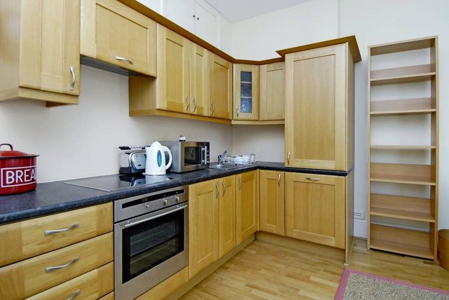  Image of 1 bedroom Flat to rent in Campden Hill Gardens London W8 at Campden Hill Gardens  London, W8 7AX