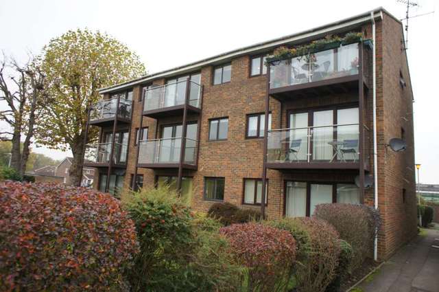  Image of 2 bedroom Apartment for sale in Cardinal Close Caversham Reading RG4 at Cardinal Close Caversham Reading, RG4 8BZ