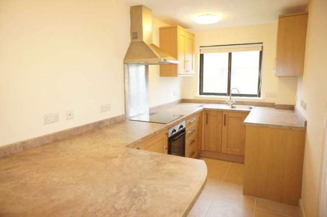  Image of 2 bedroom Apartment for sale in Cardinal Close Caversham Reading RG4 at Cardinal Close Caversham Reading, RG4 8BZ