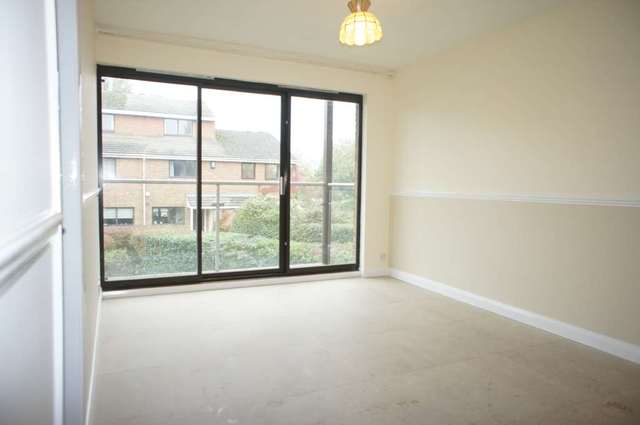  Image of 2 bedroom Apartment for sale in Cardinal Close Caversham Reading RG4 at Cardinal Close Caversham Reading, RG4 8BZ