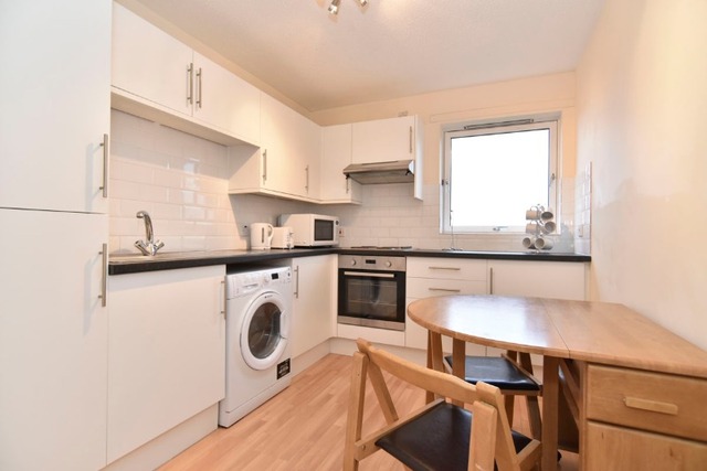  Image of 2 bedroom Flat to rent in Castle Terrace Aberdeen AB11 at City Centre Aberdeen Aberdeen, AB11 5DZ