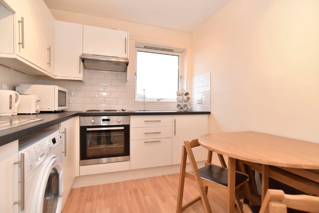  Image of 2 bedroom Flat to rent in Castle Terrace Aberdeen AB11 at City Centre Aberdeen Aberdeen, AB11 5DZ