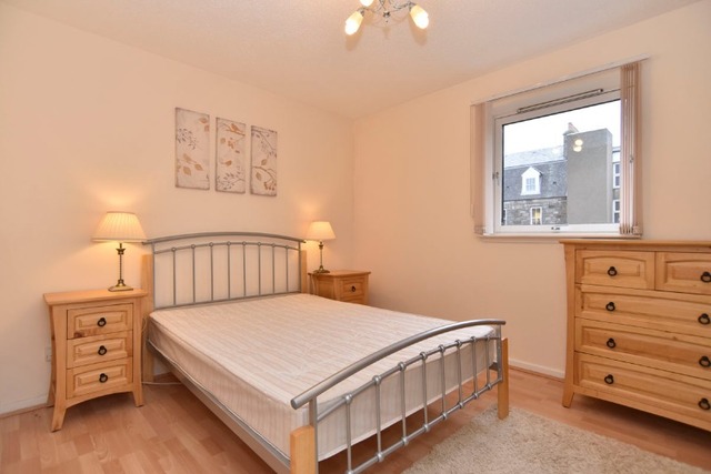  Image of 2 bedroom Flat to rent in Castle Terrace Aberdeen AB11 at City Centre Aberdeen Aberdeen, AB11 5DZ