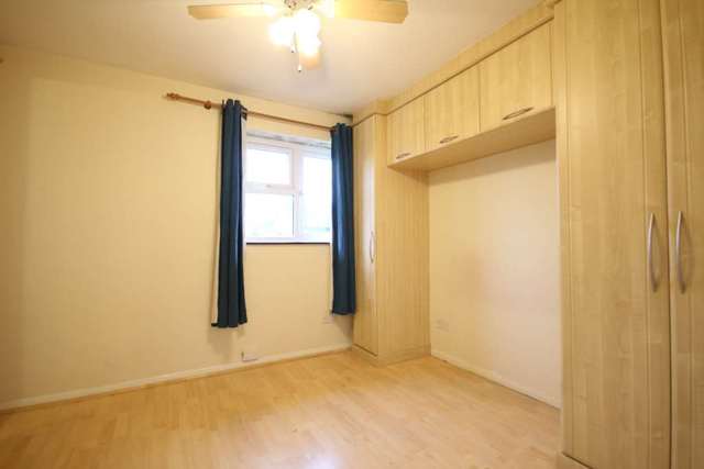  Image of 2 bedroom Detached house to rent in Chisbury Close Bracknell RG12 at Chisbury Close  Bracknell, RG12 0TX