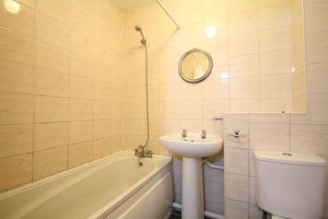  Image of 2 bedroom Detached house to rent in Chisbury Close Bracknell RG12 at Chisbury Close  Bracknell, RG12 0TX
