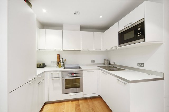  Image of 2 bedroom Flat for sale in Clapham Road London SW9 at Clapham Road  London, SW9 9AR