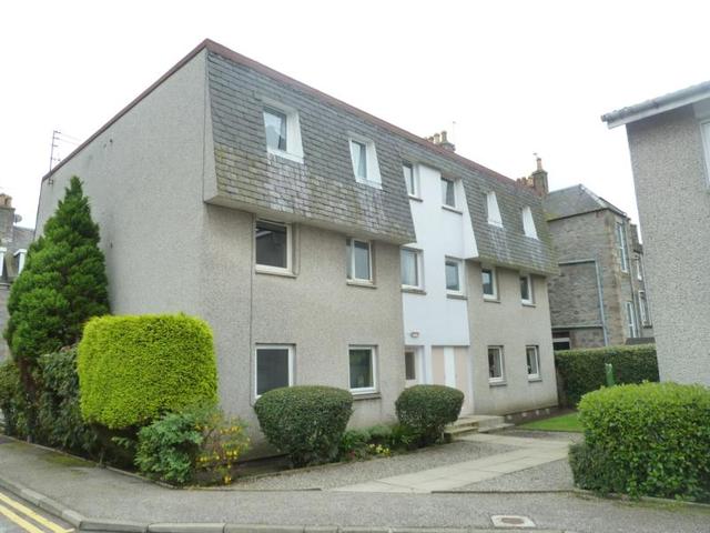  Image of 2 bedroom Flat to rent in Claremont Grove Aberdeen AB10 at West End Aberdeen Aberdeen, AB10 6RF