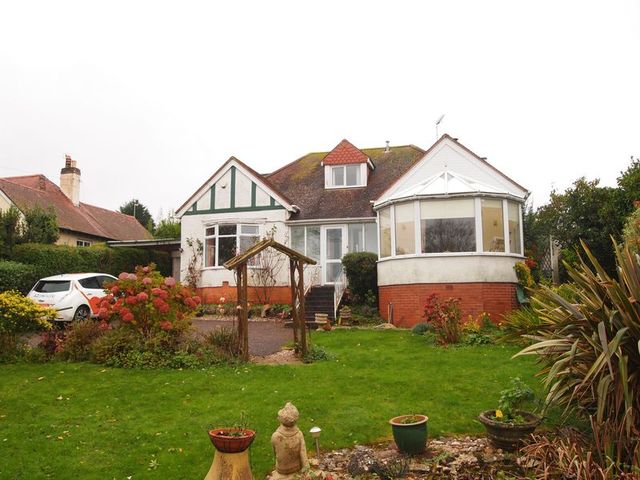  Image of 4 bedroom Bungalow to rent in Collaton Road Torquay TQ2 at Collaton Road Array Edginswell, TQ2 7HH