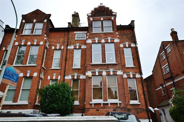  Image of 1 bedroom Property to rent in Coolhurst Road London N8 at Crouch End, N8 8EU