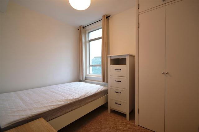  Image of 1 bedroom Property to rent in Coolhurst Road London N8 at Crouch End, N8 8EU