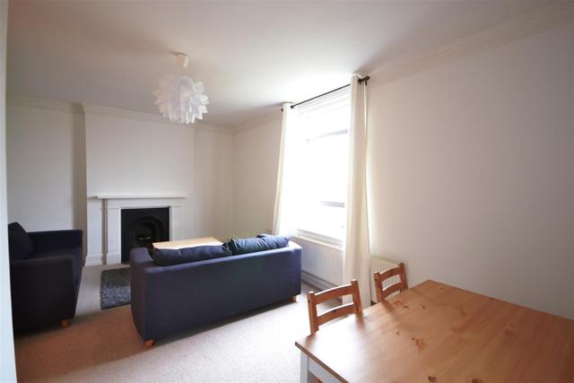  Image of 1 bedroom Property to rent in Coolhurst Road London N8 at Crouch End, N8 8EU