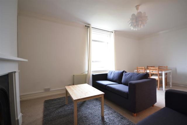  Image of 1 bedroom Property to rent in Coolhurst Road London N8 at Crouch End, N8 8EU