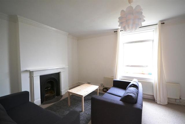  Image of 1 bedroom Property to rent in Coolhurst Road London N8 at Crouch End, N8 8EU