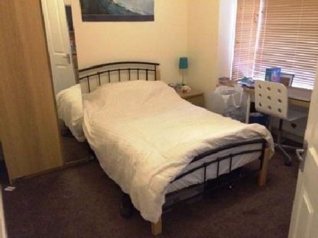  Image of 6 bedroom House Share to rent in Coronation Road Selly Oak Birmingham B29 at Selly Oak West Midlands Selly Oak, B29 7DE