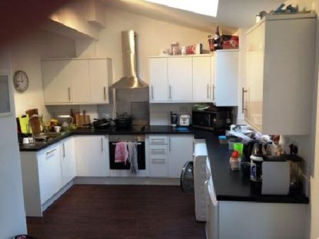  Image of 6 bedroom House Share to rent in Coronation Road Selly Oak Birmingham B29 at Selly Oak West Midlands Selly Oak, B29 7DE