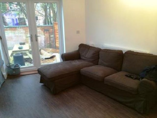  Image of 6 bedroom House Share to rent in Coronation Road Selly Oak Birmingham B29 at Selly Oak West Midlands Selly Oak, B29 7DE