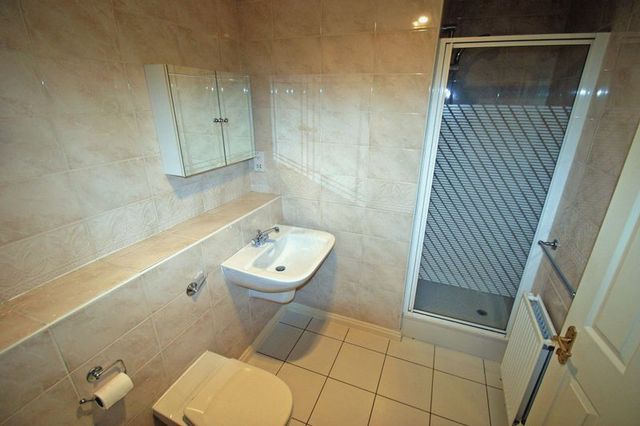  Image of 2 bedroom Houses to rent in Crescent Road Enfield EN2 at Crescent Road Array Enfield, EN2 7RY