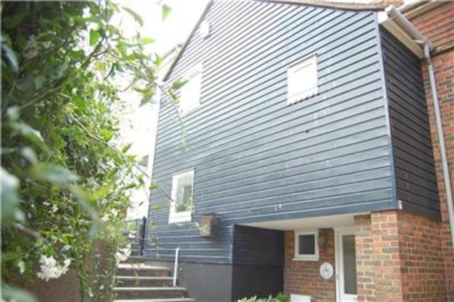  Image of 3 bedroom Terraced house to rent in East Hill Passage Hastings TN34 at East Sussex, TN34 3DB