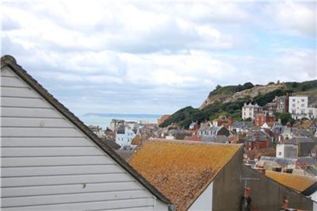  Image of 3 bedroom Terraced house to rent in East Hill Passage Hastings TN34 at East Sussex, TN34 3DB