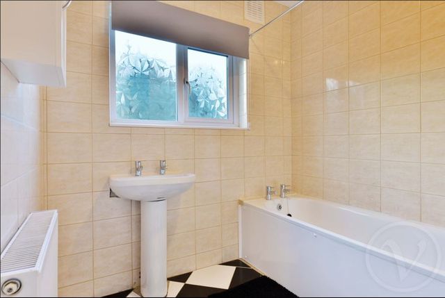  Image of 2 bedroom Flat to rent in Eglinton Hill London SE18 at Eglinton Hill Shooters Hill Woolwich, SE18 3NR