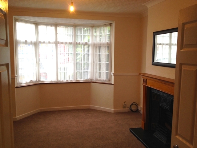 Image of 3 bedroom Semi-Detached house to rent in Stratford Road Shirley Solihull B90 at Stratford road Solihull Solihull, B90 4AQ