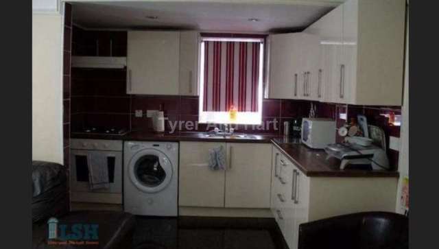  Image of 6 bedroom House Share to rent in Ferndale Road Wavertree Liverpool L15 at Ferndale Road  Liverpool, L15 3JY