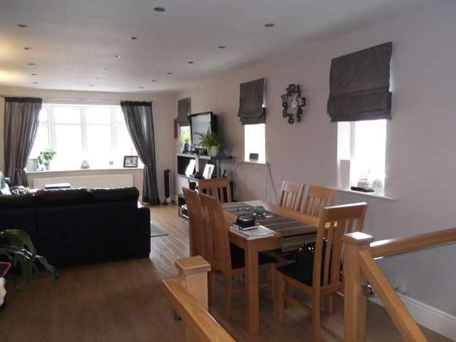  Image of 2 bedroom Apartment to rent in Park Road Southport PR9 at Park Road  Southport, PR9 9JL