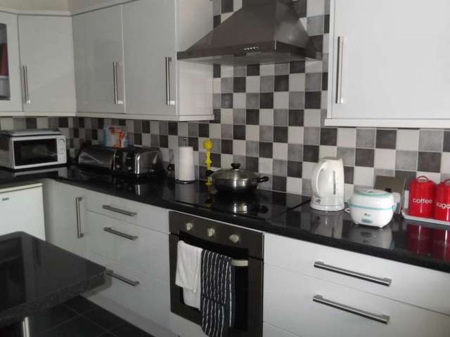  Image of 2 bedroom Apartment to rent in Park Road Southport PR9 at Park Road  Southport, PR9 9JL