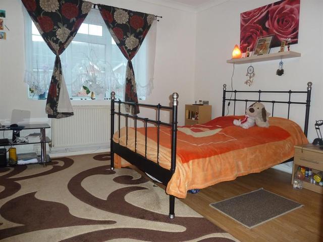  Image of 2 bedroom Flat for sale in Kingsman Street London SE18 at Kingsman Street Woolwich Woolwich, SE18 5RR