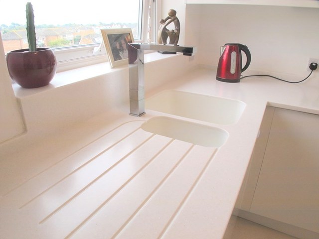  Image of 2 bedroom Apartment to rent in Gale Moor Avenue Gosport PO12 at Gale Moor Avenue  Gosport, PO12 2TP