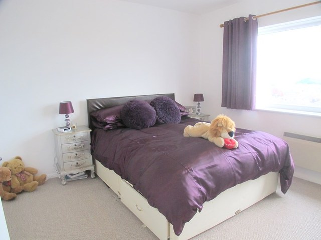  Image of 2 bedroom Apartment to rent in Gale Moor Avenue Gosport PO12 at Gale Moor Avenue  Gosport, PO12 2TP