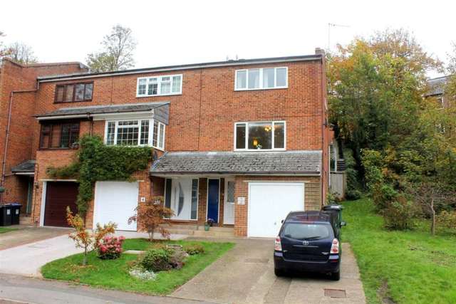  Image of 3 bedroom Detached house for sale in Glendale Hemel Hempstead HP1 at Glendale Boxmoor Hemel Hempstead, HP1 1TG