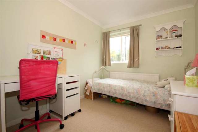  Image of 3 bedroom Detached house for sale in Glendale Hemel Hempstead HP1 at Glendale Boxmoor Hemel Hempstead, HP1 1TG