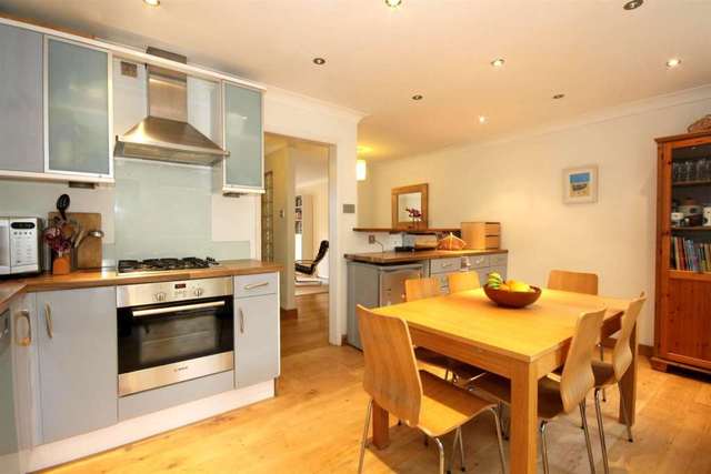  Image of 3 bedroom Detached house for sale in Glendale Hemel Hempstead HP1 at Glendale Boxmoor Hemel Hempstead, HP1 1TG
