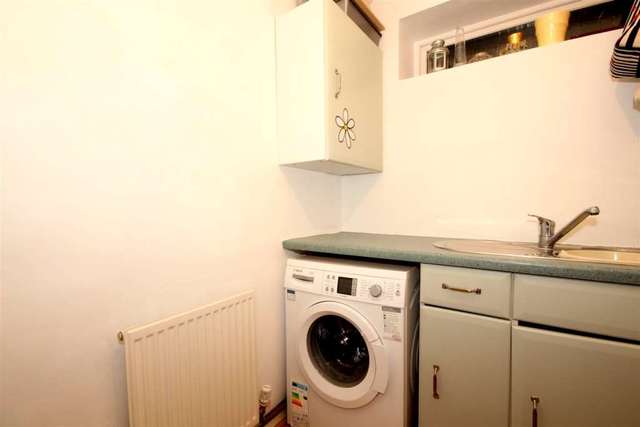  Image of 3 bedroom Detached house for sale in Glendale Hemel Hempstead HP1 at Glendale Boxmoor Hemel Hempstead, HP1 1TG