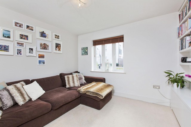  Image of 4 bedroom Semi-Detached house to rent in Goodacre Close Weybridge KT13 at Weybridge, KT13 0DX