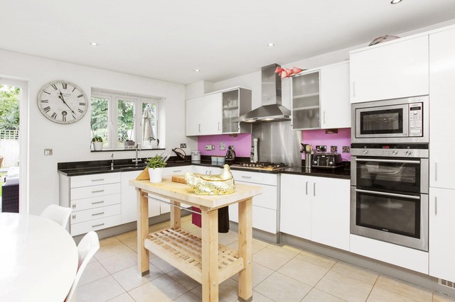  Image of 4 bedroom Semi-Detached house to rent in Goodacre Close Weybridge KT13 at Weybridge, KT13 0DX