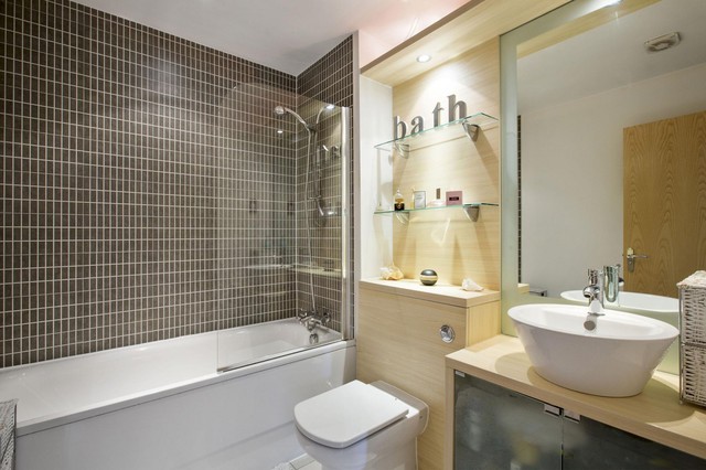  Image of 4 bedroom Semi-Detached house to rent in Goodacre Close Weybridge KT13 at Weybridge, KT13 0DX