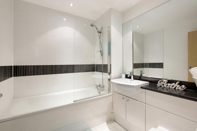  Image of 4 bedroom Semi-Detached house to rent in Goodacre Close Weybridge KT13 at Weybridge, KT13 0DX