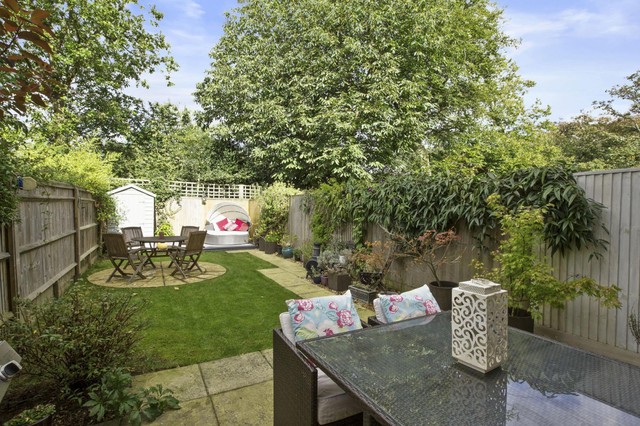  Image of 4 bedroom Semi-Detached house to rent in Goodacre Close Weybridge KT13 at Weybridge, KT13 0DX