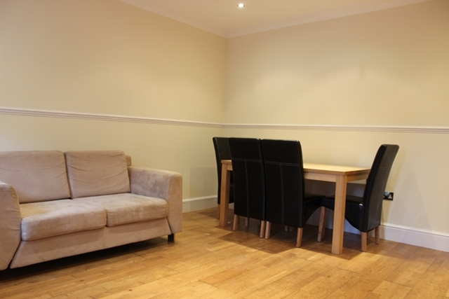  Image of 1 bedroom Flat to rent in Greenford Avenue London W7 at Greenford Avenue  Hanwell, W7 1LL