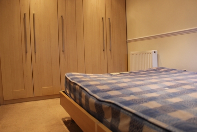  Image of 1 bedroom Flat to rent in Greenford Avenue London W7 at Greenford Avenue  Hanwell, W7 1LL