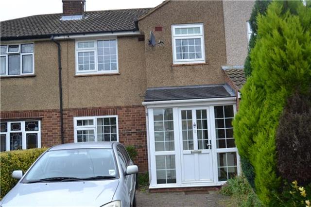  Image of 3 bedroom Terraced house to rent in Firham Park Avenue Harold Wood Romford RM3 at Harold Wood, RM3 0SJ