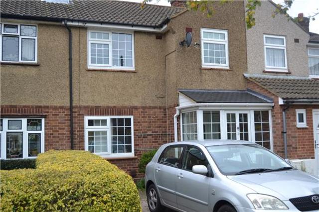  Image of 3 bedroom Terraced house to rent in Firham Park Avenue Harold Wood Romford RM3 at Harold Wood, RM3 0SJ