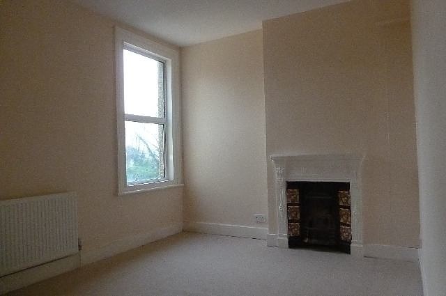  Image of 4 bedroom Maisonette to rent in Harrington Road London SE25 at South Norwood, SE25 4LU